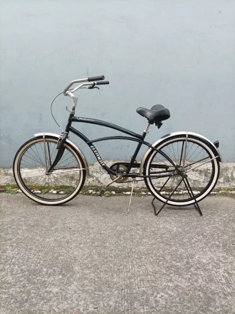 Sepeda cruiser lowrider element