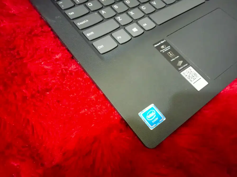 Lenovo ip slim3/n4020/RAM 4gb/SSD256gb /vga Intel uhd/siap pake