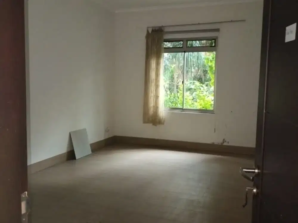 Dijual Rumah 2 Lantai Siap Huni Nyaman Terawat Lokasi di Kota Baru Parahyangan Tatar Ratnasasih Bandung