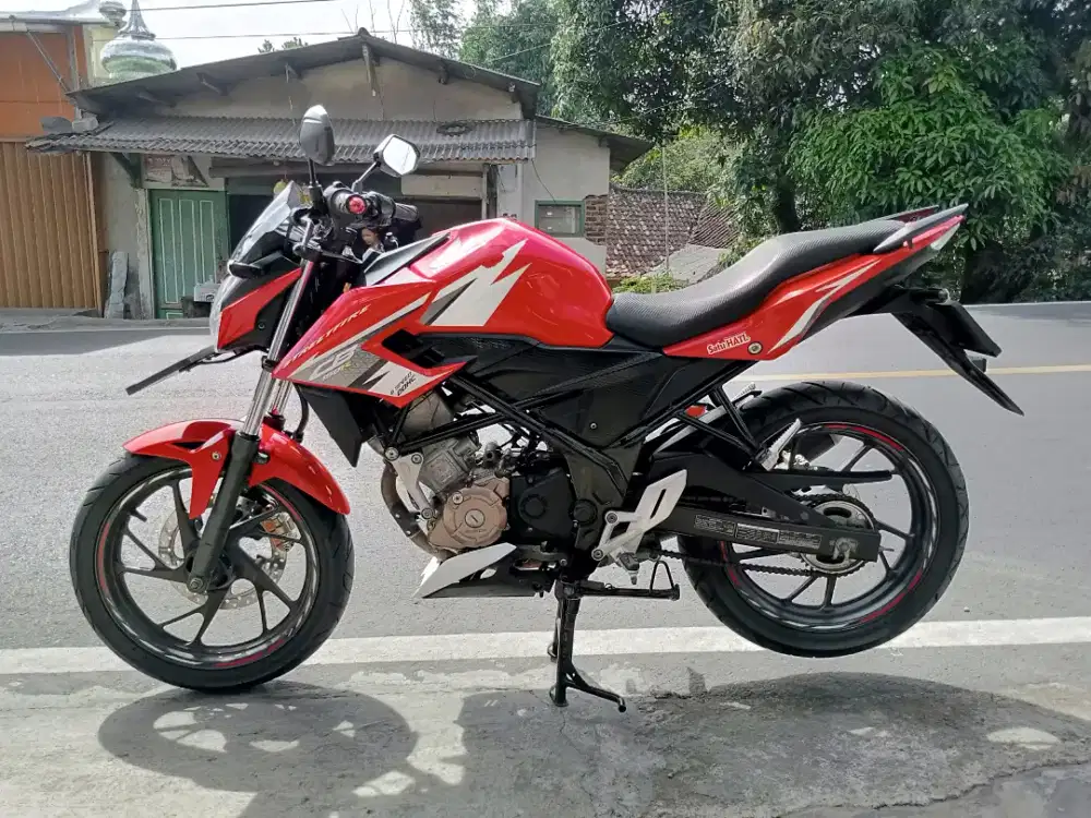 HONDA CB 150 R STREET FIRE (2017)