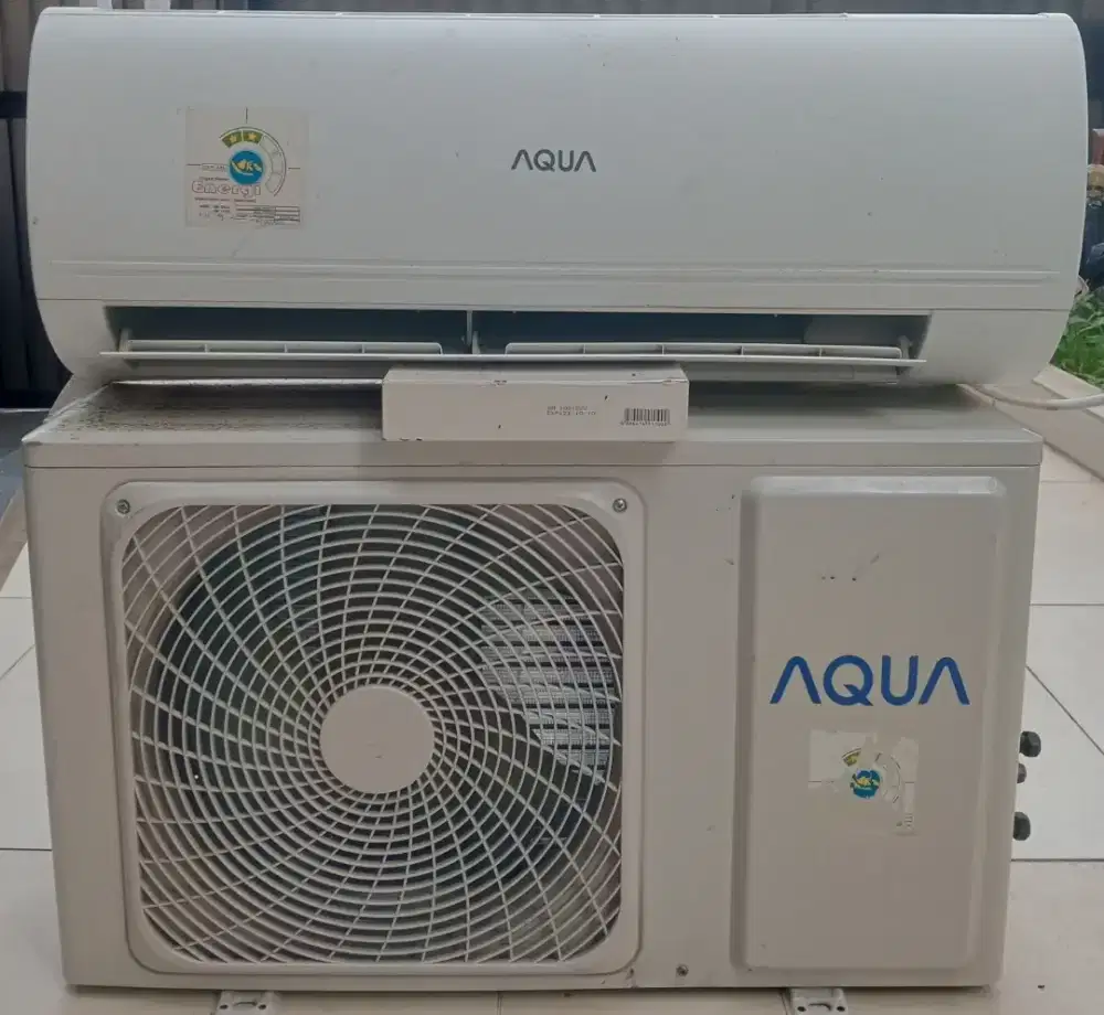 AC Aqua 1/2 PK kondisi baik dan bagus