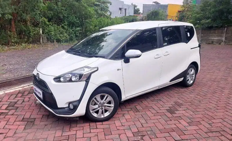 DP MURAH Sienta 1.5 G Bensin-MT-2017 PUTIH L it