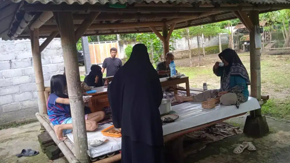 Meja lipat lapis hpl