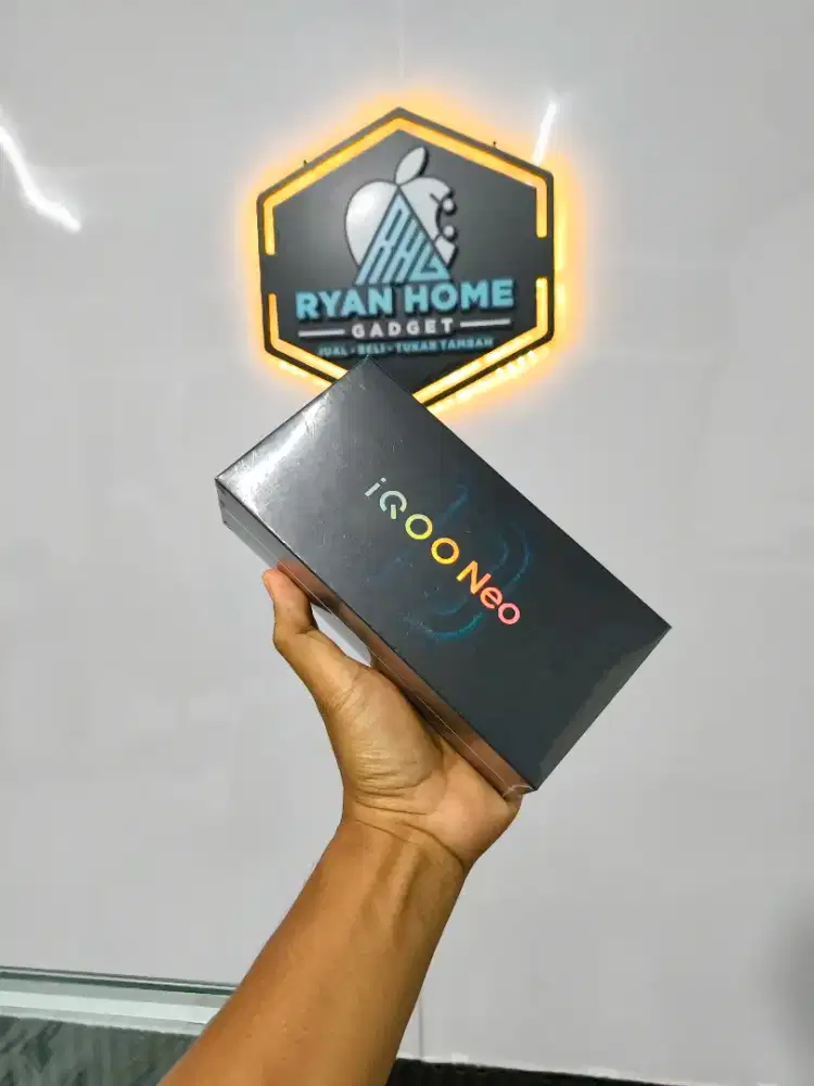 Iqoo Neo 10 8GB / 256GB Baru
