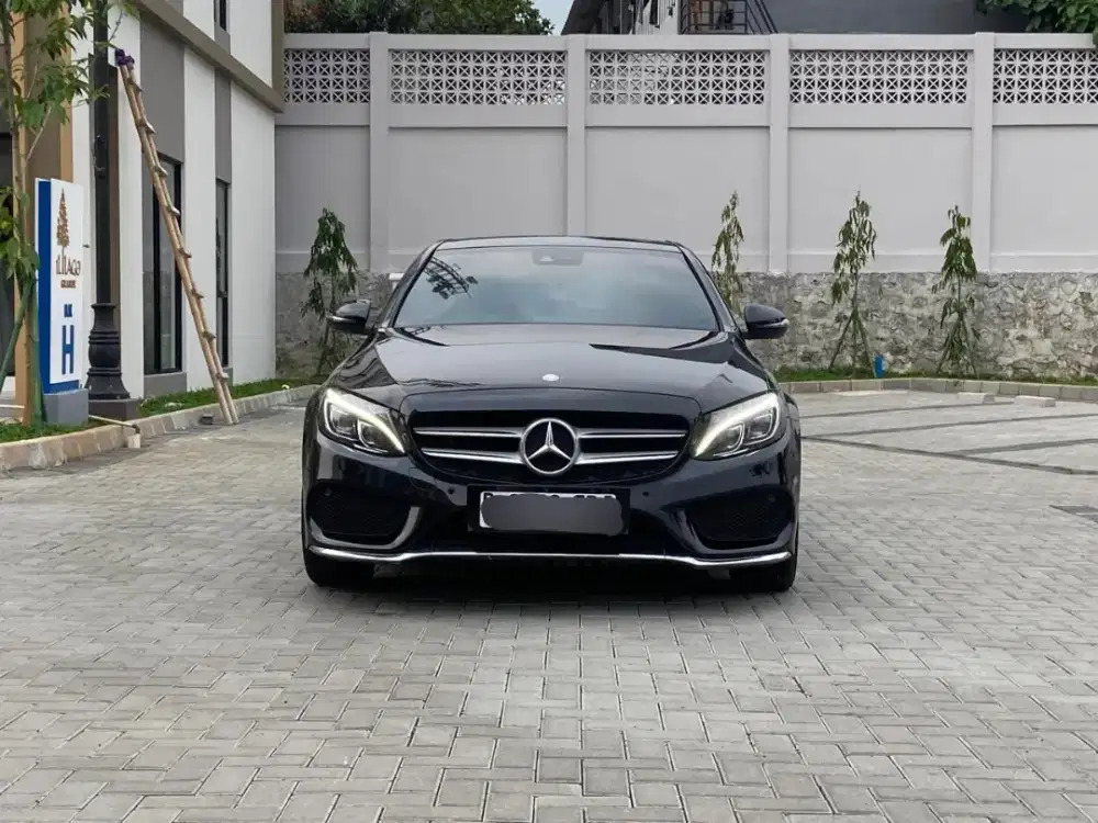 [ Low Km ] Mercedes Benz C250 AMG Line 2.0L AT 2016/2017