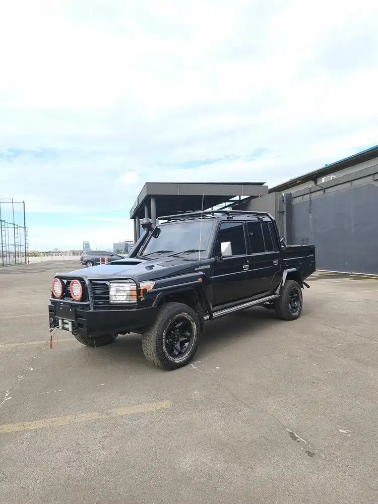 Toyota Land Cruiser bundera VDJ 2014 Double cabin