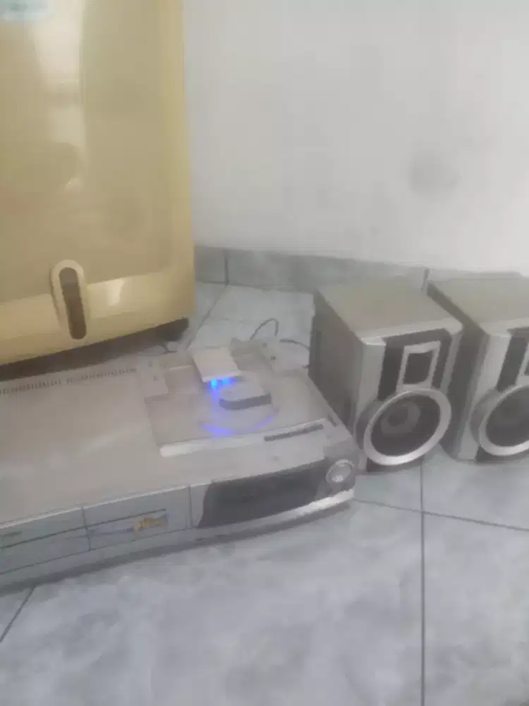 Jual aja deck polytron dan speaker pasif sepaket ada 4 speaker pasif