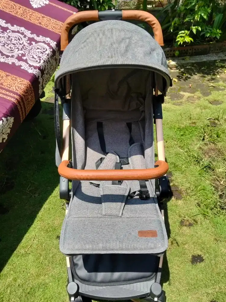 Stroller ( kereta bayi) BABYDOES Esmio gold