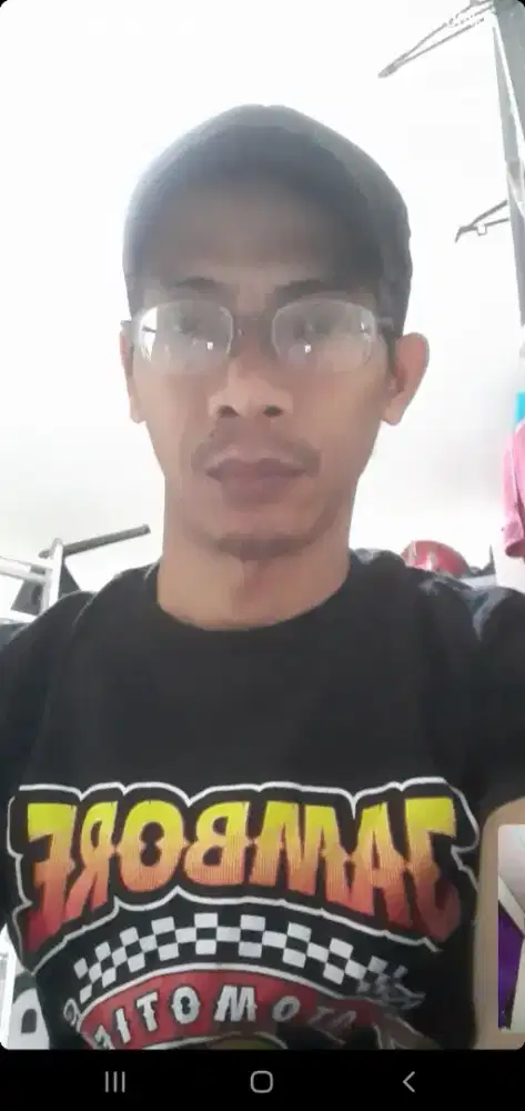 Saya mencari pekerjaan apa aja yang ada mess nya