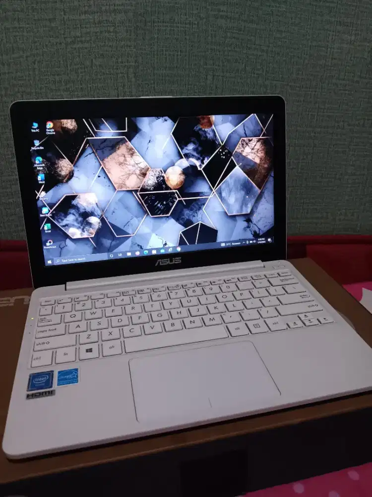 Jual Cepat Laptop Asus E203NAH