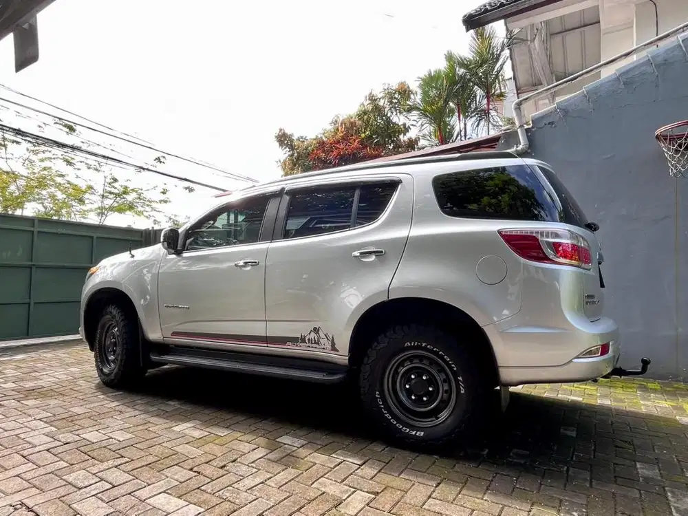 Jual Chevrolet Trailblazer LTZ Silver