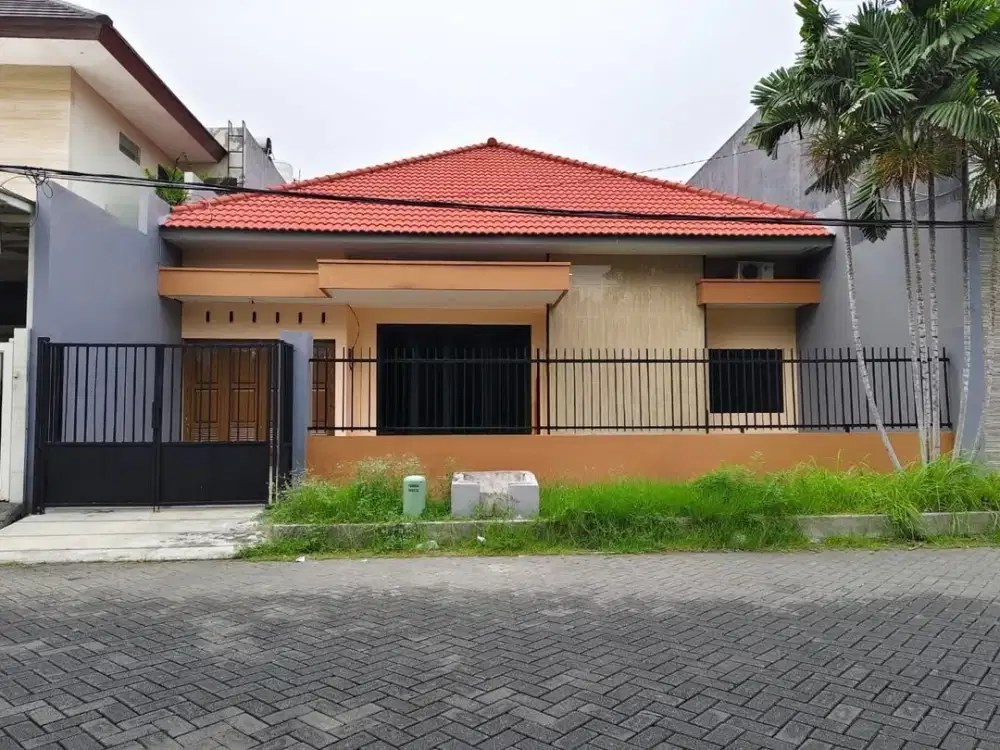 Rumah Baru Gress Manyar Rangka galvalum, Row Jalan 3 Mobil