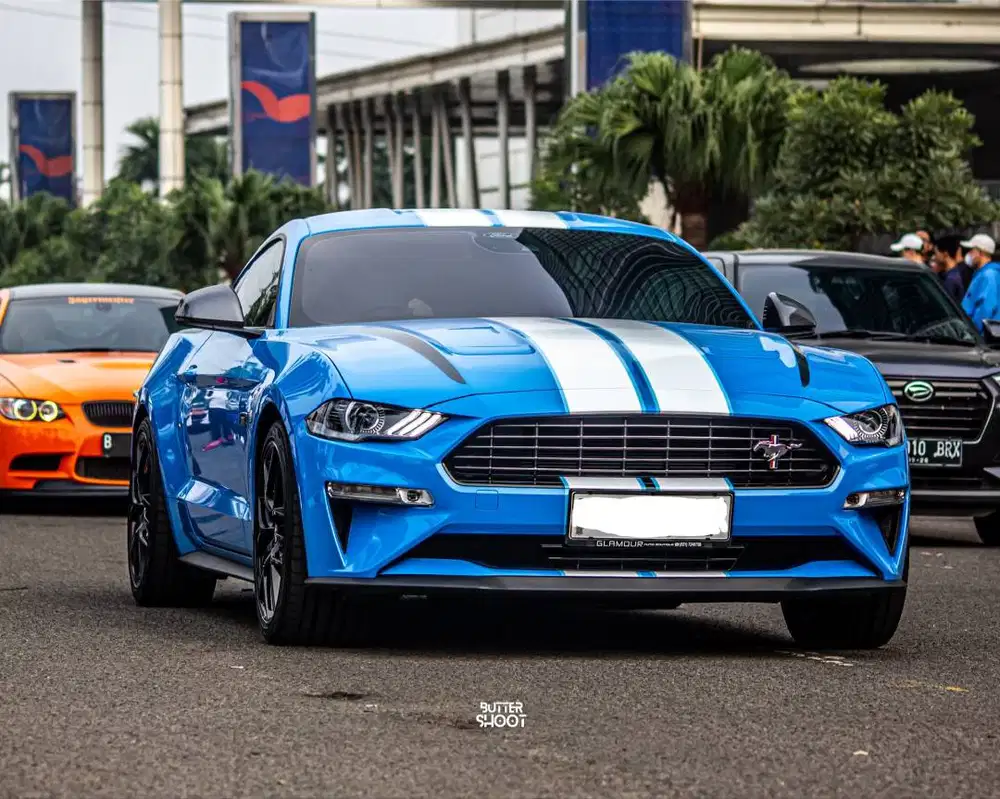ford mustang (2023)