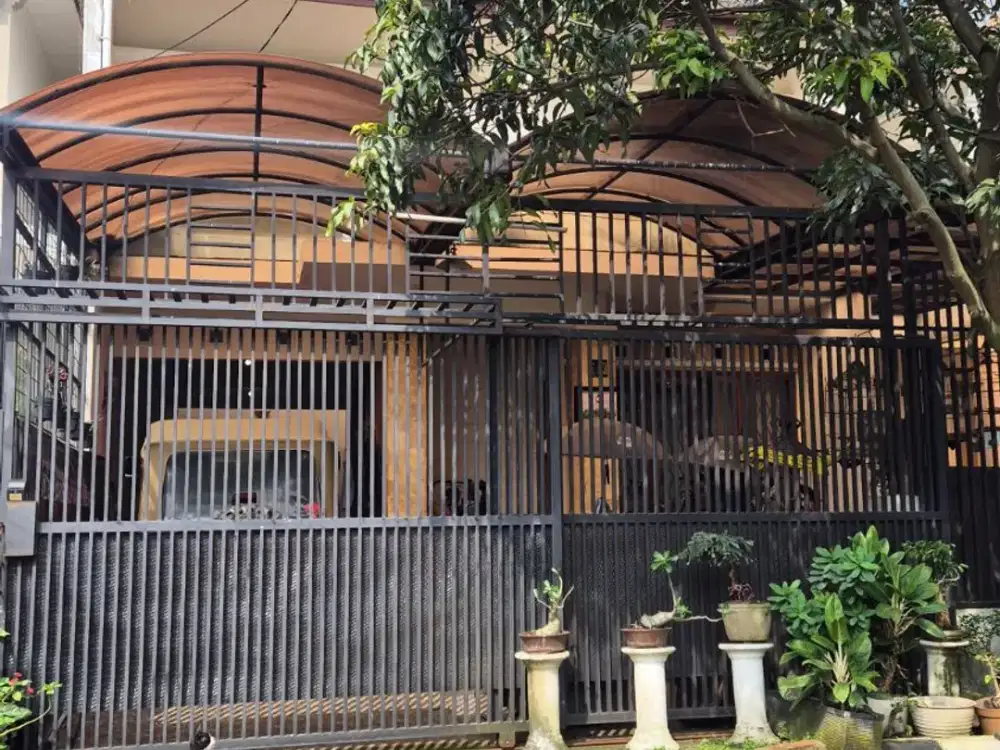 Dijual Rumah 2 Lantai Siap Huni di Komplek Istana Regency 2 Bandung