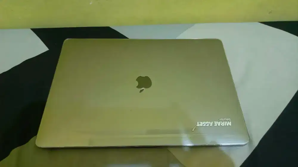 Macbook Pro 2016 15 Touch Bar
16/512