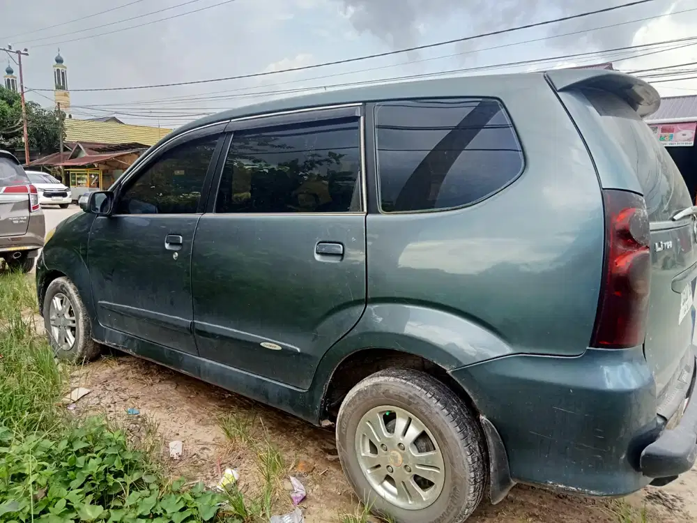 Daihatsu Xenia 2010 Bensin