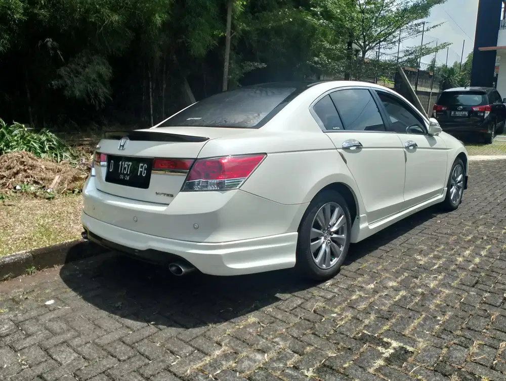 Honda Accord 2011 Bensin