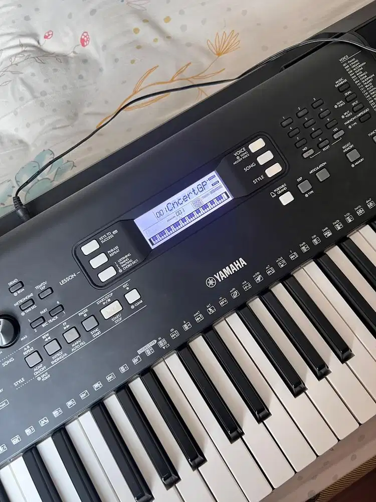(FREE GIGBAG PREMIUM) DIJUAL YAMAHA PIANO PSR-E373 SEPERTI BARU