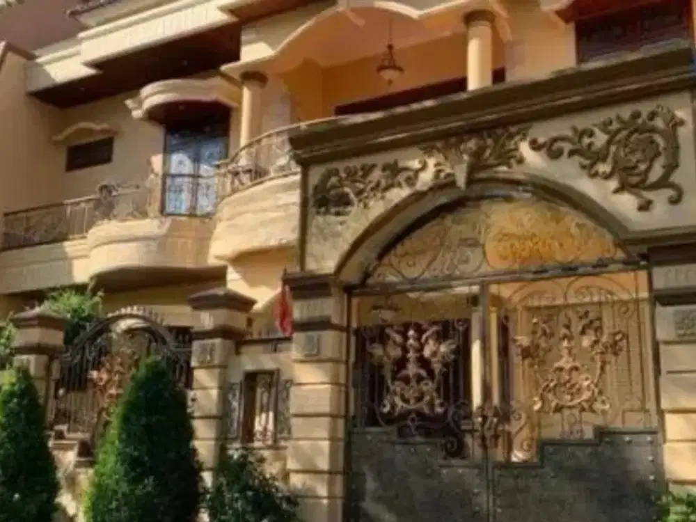 Rumah Classic Mewah Pakuwon City