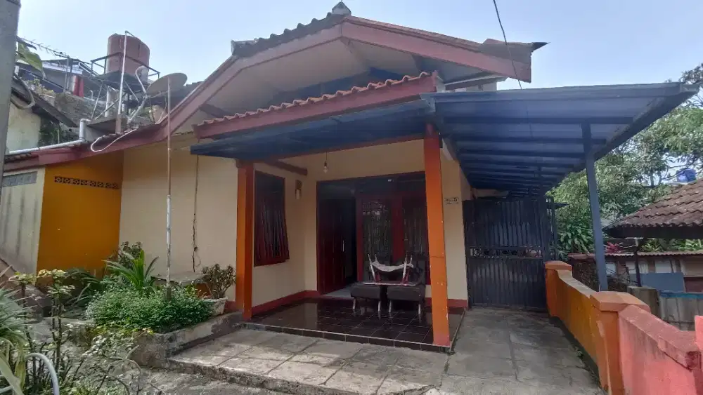 Dijual Rumah 2 lantai dan Tanah Darat