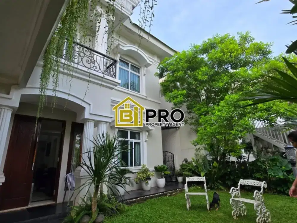 DiJual Ruma dua Lantai di Legenda Wisata dekat tol Nagrak