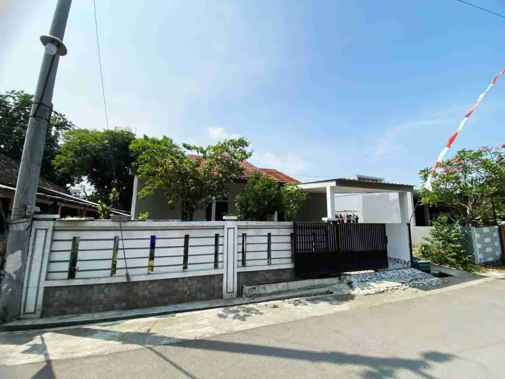 Rumah Cantik Full Furnished Dekat Solo Baru