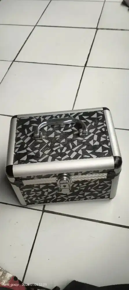 Jual tempat kosmetik