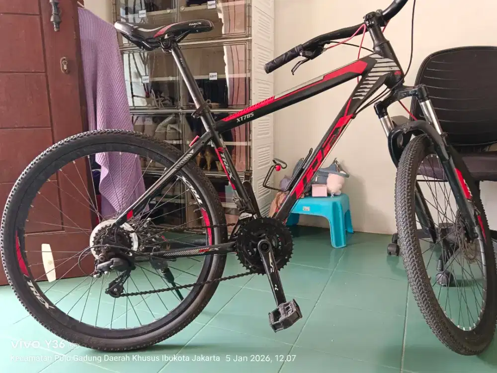 Sepeda MTB bekas kondisi bagus siap jalan.