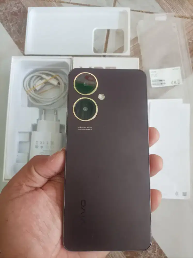 Vivo v27 ram 6+6/128 .