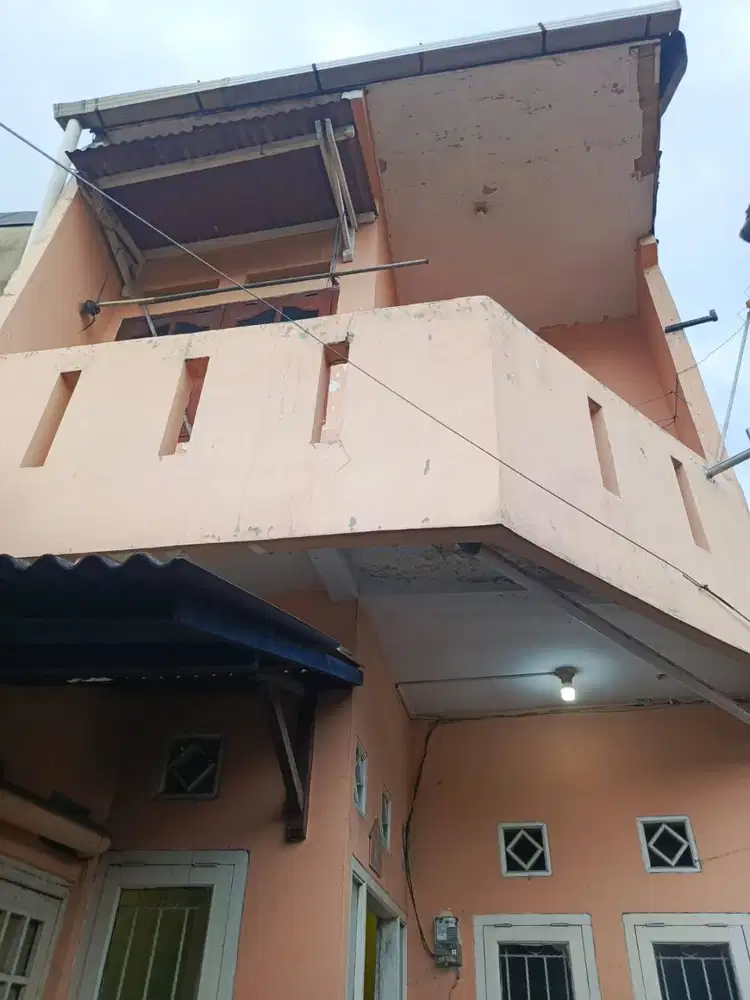 Disewakan rumah minimalis 2 lantai dan 2 kamar tidur