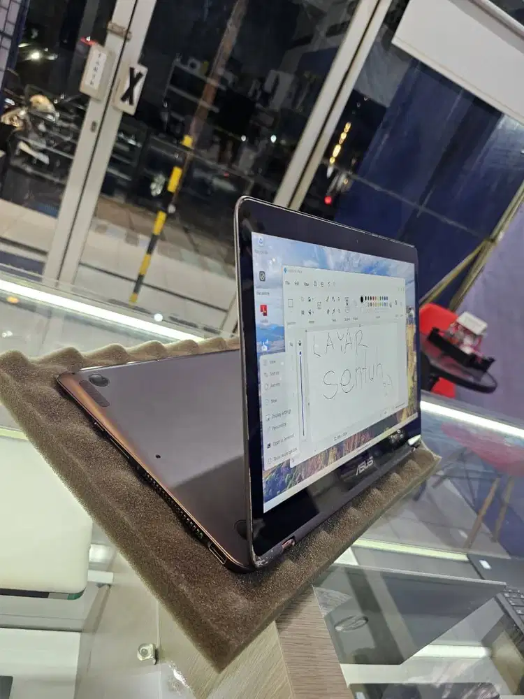 Hybrid Super Slim 2 in 1 core i7 Layar 3k Touchscreen Premium