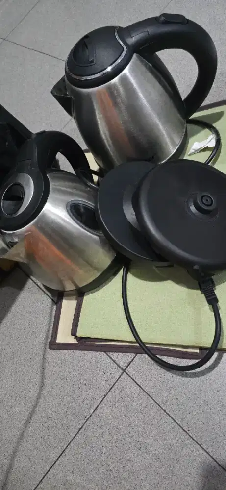 Teko elektrik pemanas air