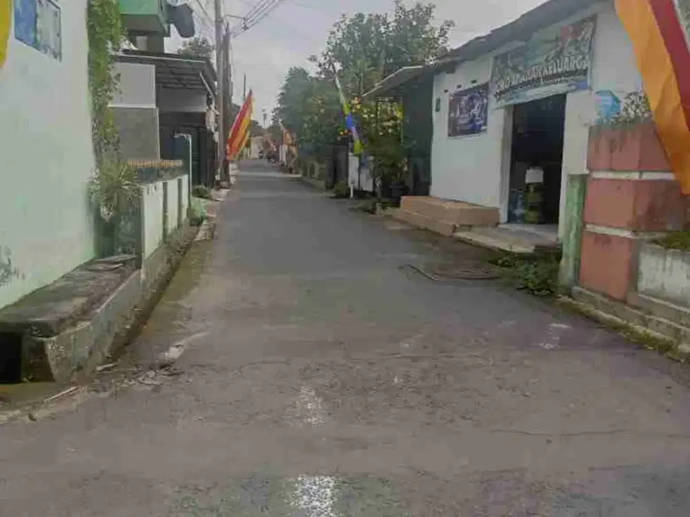 DIJUAL TANAH ISTIMEWA BONUS BANGUNAN TEPI JLN ASPAL HOK COCOK UNTUK KAVING KOST-KOSAN KAYEN CONCONGCATUR
