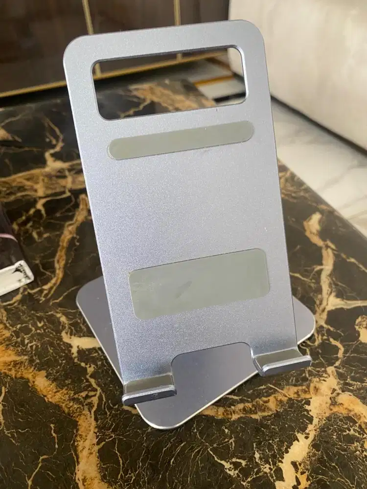 Di butuhkan HOST LIVE wanita