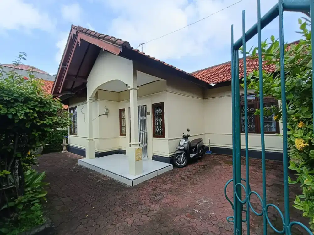 Rumah Cantik Bergaya Bali di Nuansa Utama, Taman Griya, Jimbaran