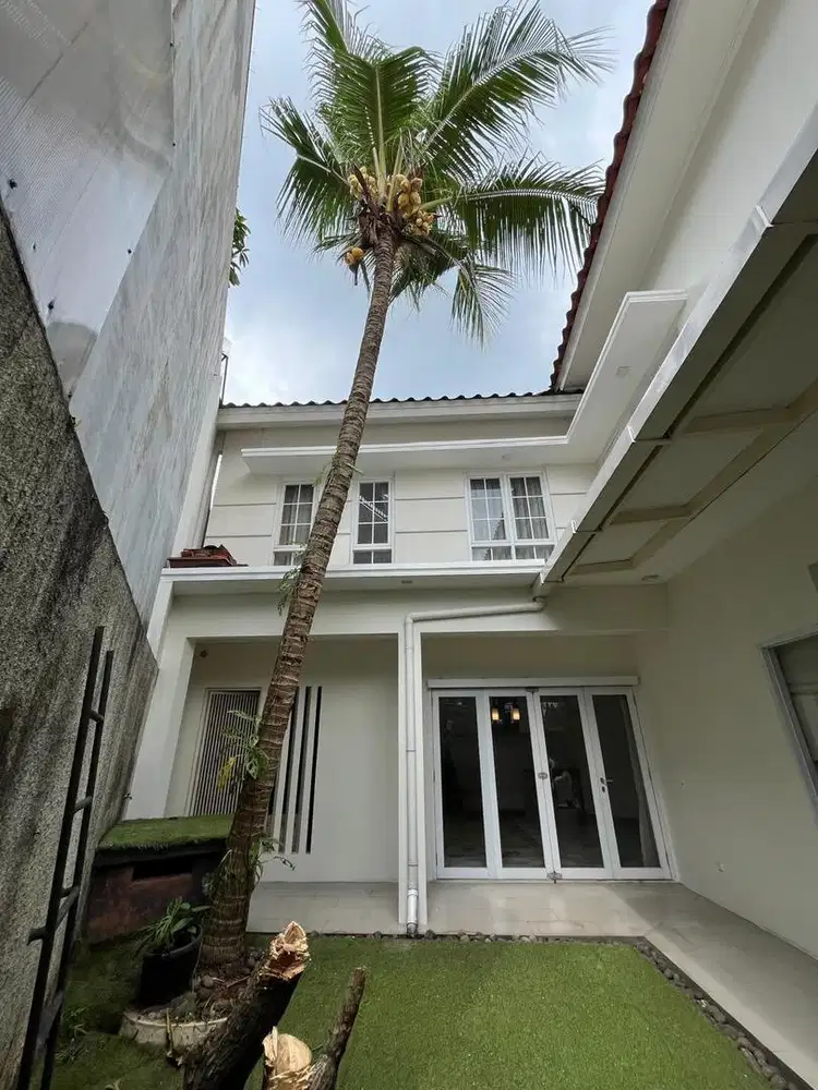 Dijual Rumah Cantik Siap Huni dekat Pintu Tol, LRT Harjamukti Cibubur