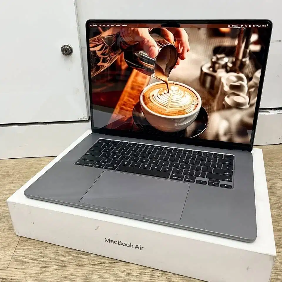 Macbook Air 15 inch, M3 2024 16/512GB Fullset garansi resmi