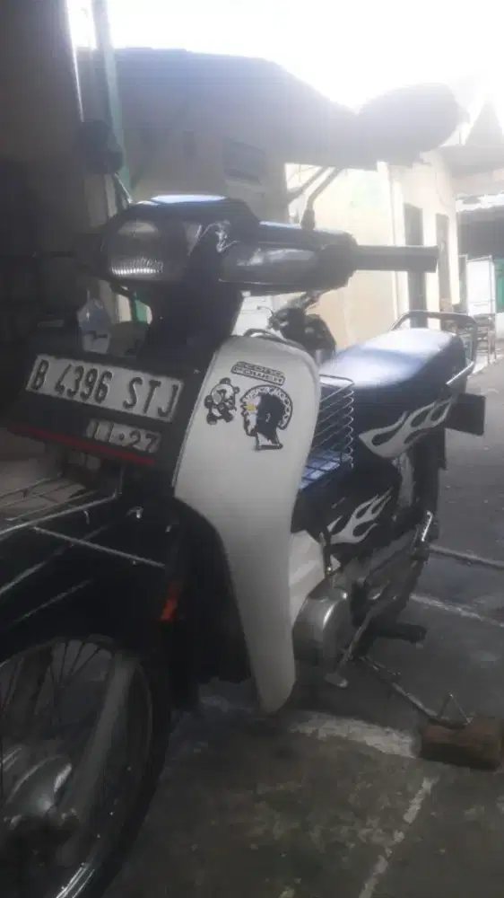 Honda grand hitam 97