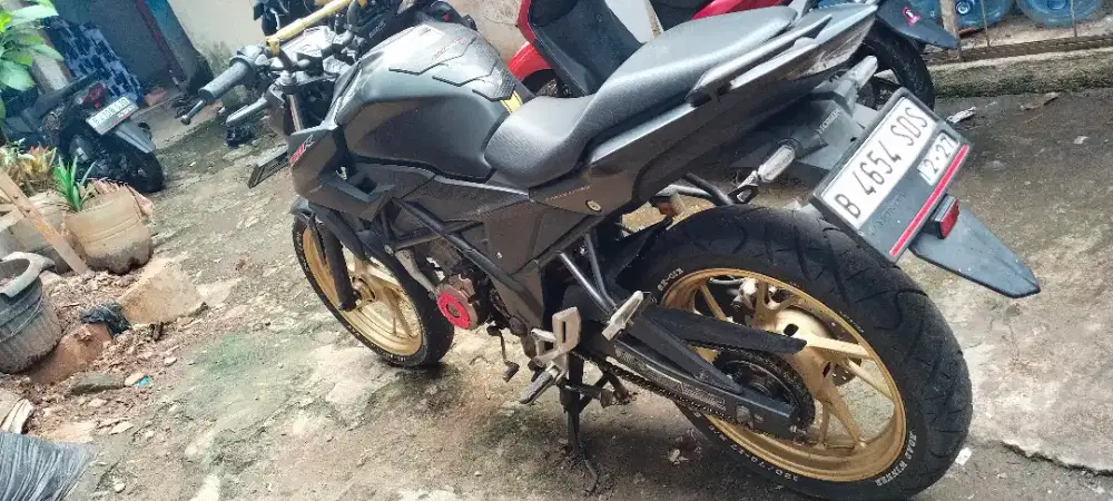 CB 150 R 2017, OJK ON, SS KUMPLIT, MESIN SEHAT, GRESSS TERAWAT