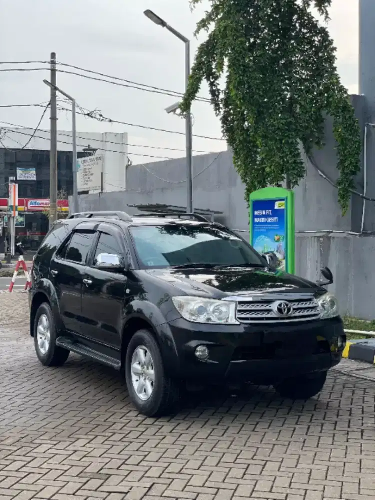Toyota Fortuner Bensin 2.7 G Luxury 2011 Matic