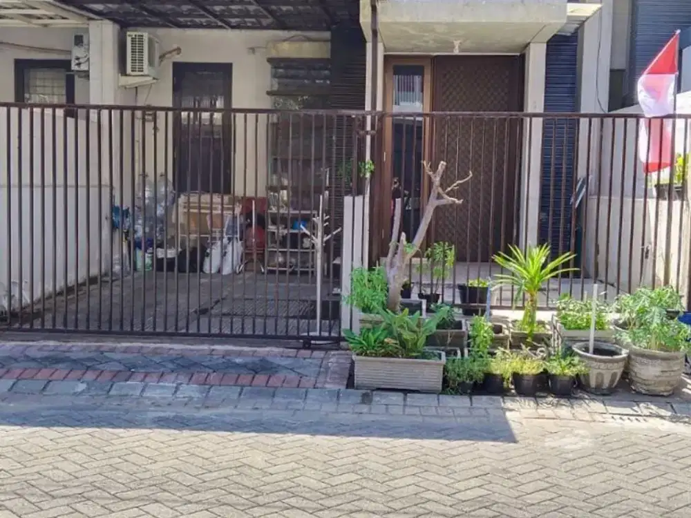 Rumah Pantai mentari Masih ada taman blkng