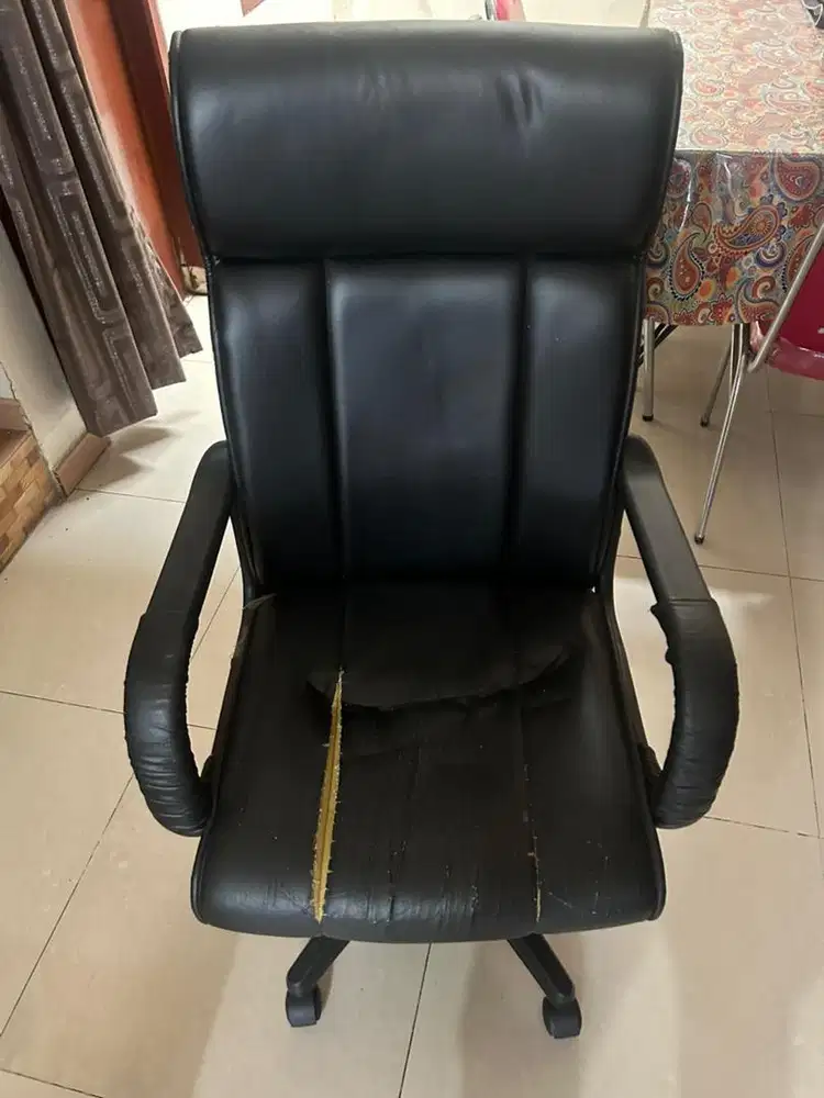 KURSI KANTORAN EMPUK