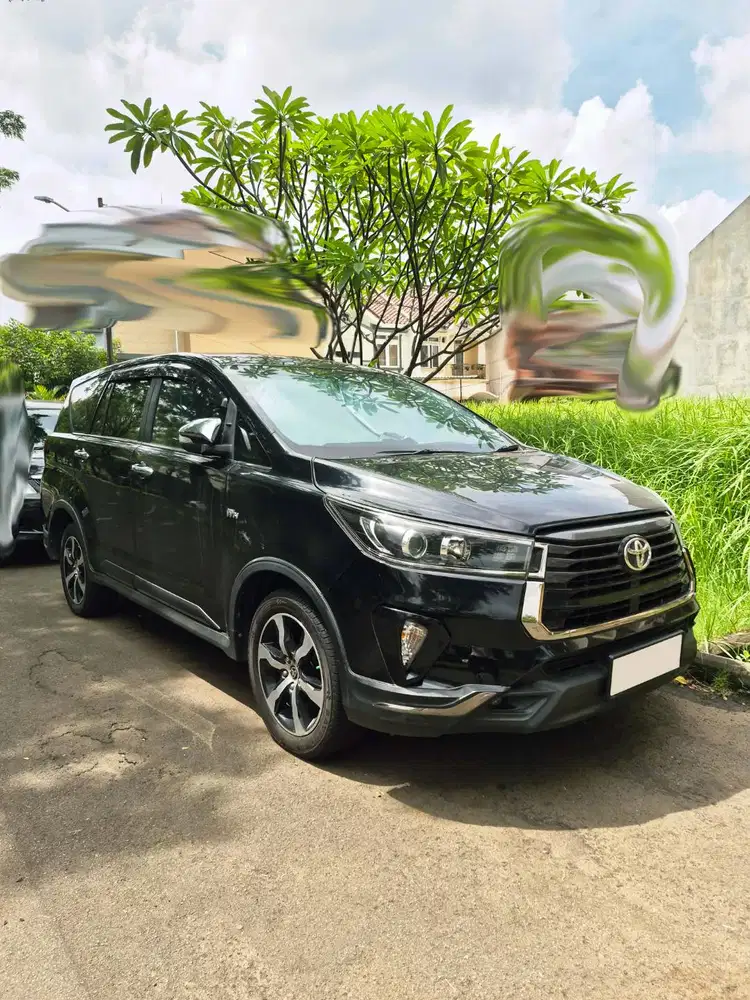 Innova Venturer Bensin AT MATIC HITAM BLACK 2022 GENAP