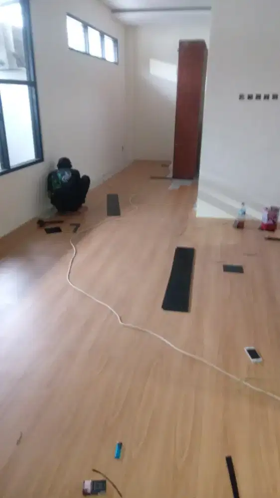 Jasa pasang lantai vinyl dan spc