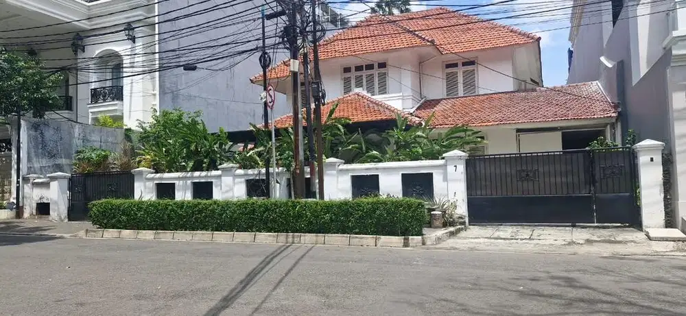 dijual rumah jalan solo menteng jakpus LT 900m2