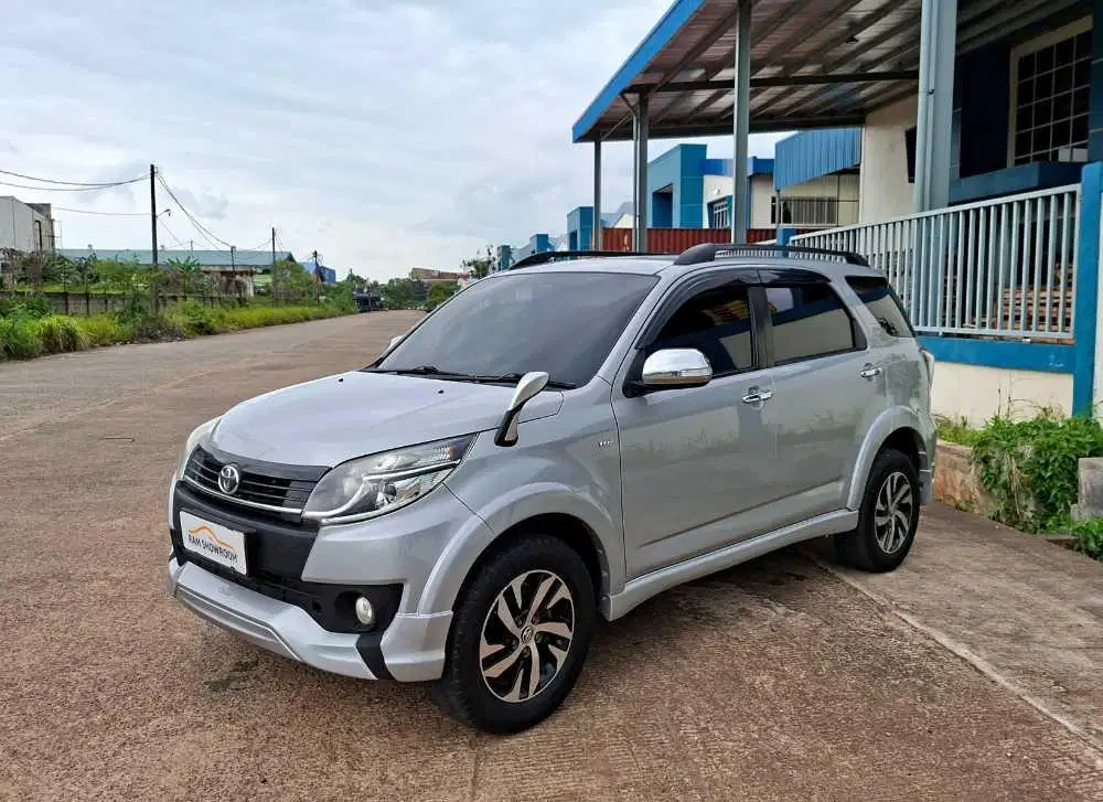 TOYOTA RUSH S AT 2015