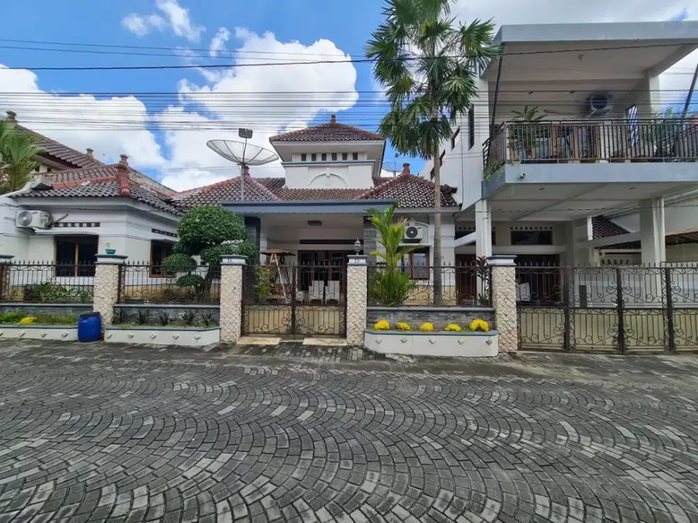 Di Jual Rumah Siap Pakai Mewah dekat Ring Road Utara Maguwoharjo Sleman