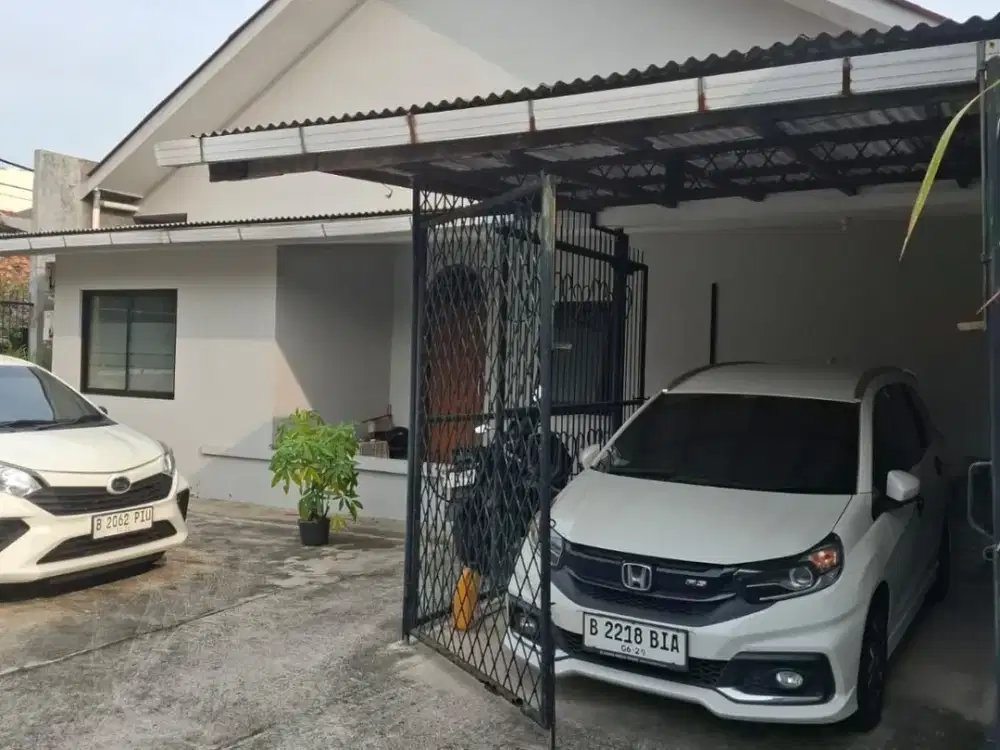 Dijual Rumah di Meruya (  Srengseng)  Lt   247 mt