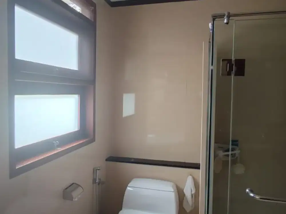 Dijual Rumah Cantik di Greencove Lt    280 mt