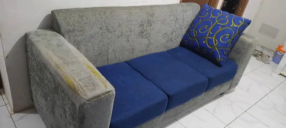 Sofa panjang bekas